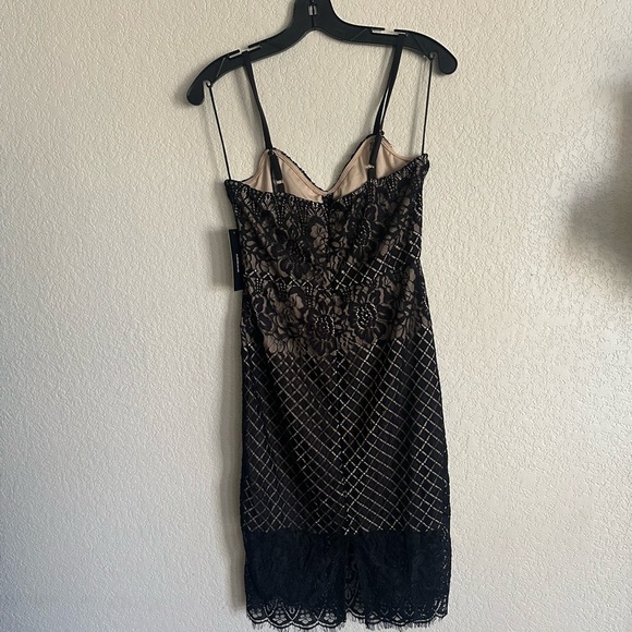 NWT Black Lace Sleeveless Bodycon Midi Dress Medium - Picture 5 of 7